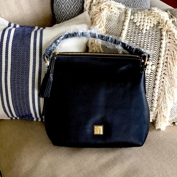 Dooney & Bourke Handbags - NWT Dooney and Bourke purse